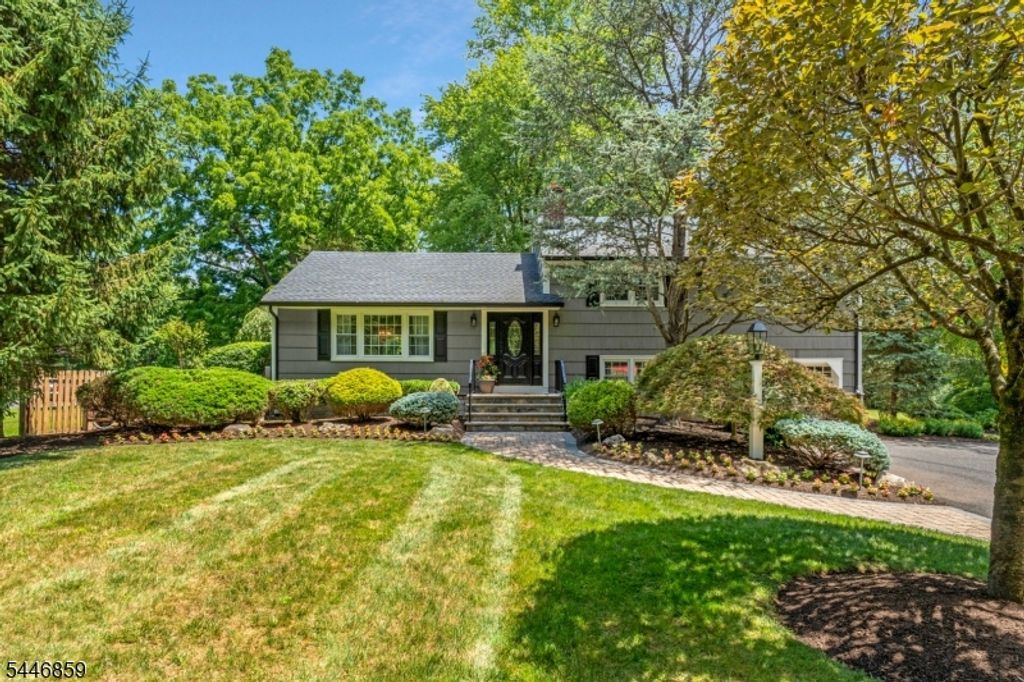 374 S Maple Ave, Bernards Twp., NJ 07920