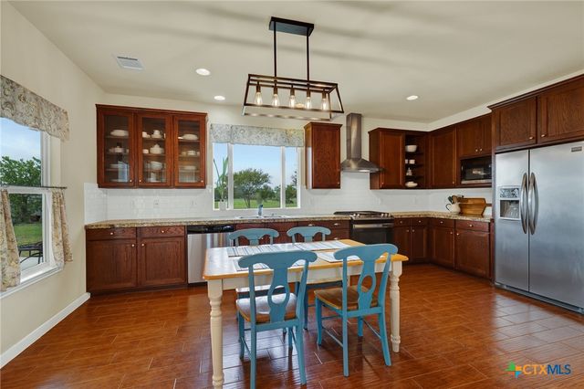 2048 E Martindale Road, Seguin, TX 78155
