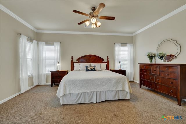 2048 E Martindale Road, Seguin, TX 78155
