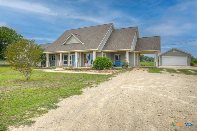2048 E Martindale Road, Seguin, TX 78155