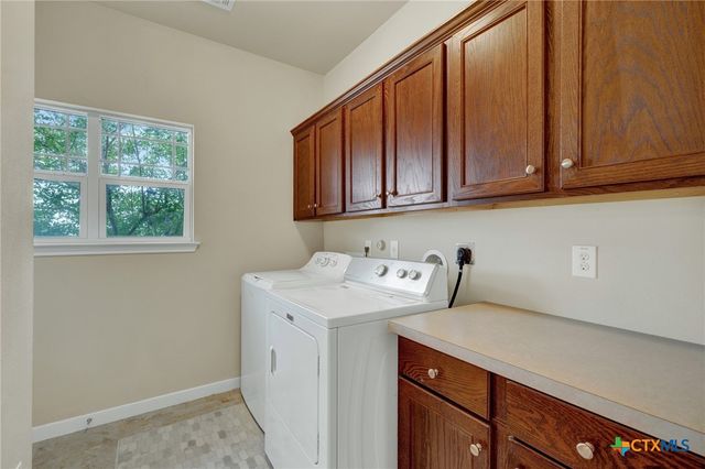 2048 E Martindale Road, Seguin, TX 78155