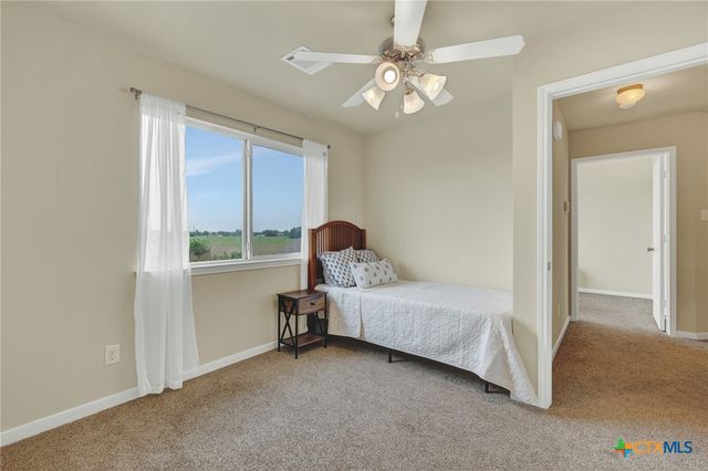 2048 E Martindale Road, Seguin, TX 78155