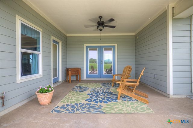 2048 E Martindale Road, Seguin, TX 78155
