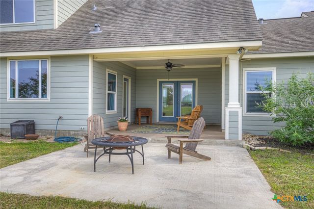 2048 E Martindale Road, Seguin, TX 78155