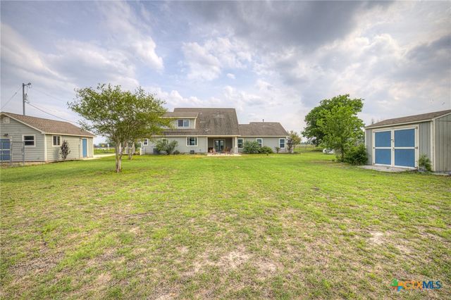 2048 E Martindale Road, Seguin, TX 78155