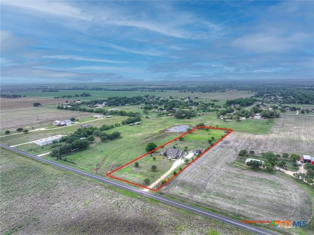 2048 E Martindale Road, Seguin, TX 78155