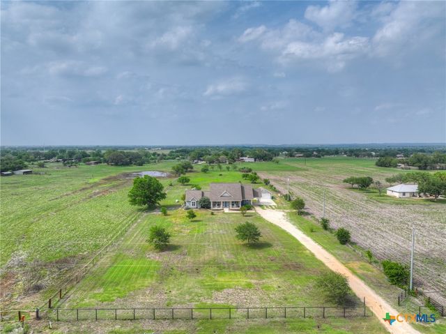 2048 E Martindale Road, Seguin, TX 78155