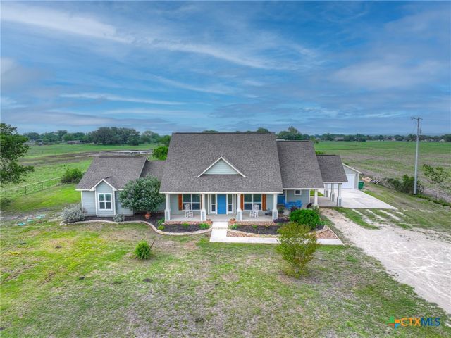 2048 E Martindale Road, Seguin, TX 78155