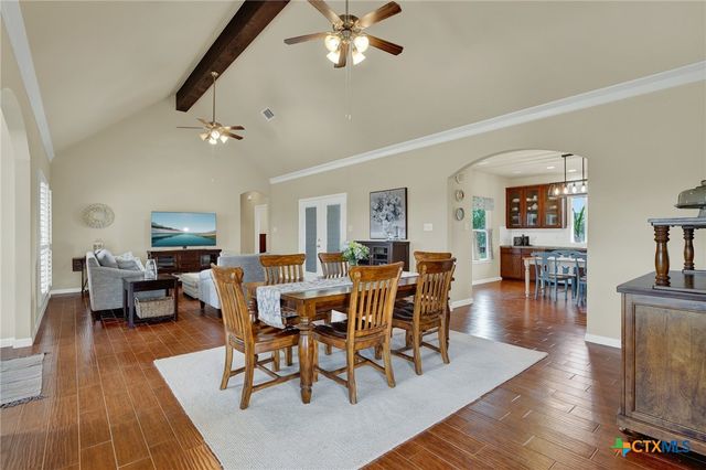 2048 E Martindale Road, Seguin, TX 78155