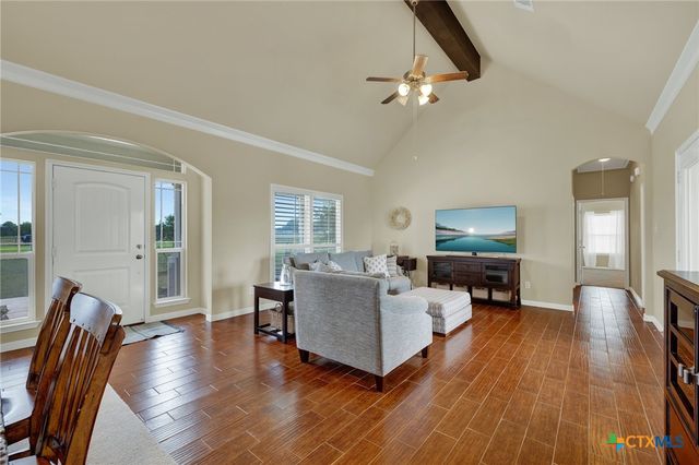 2048 E Martindale Road, Seguin, TX 78155