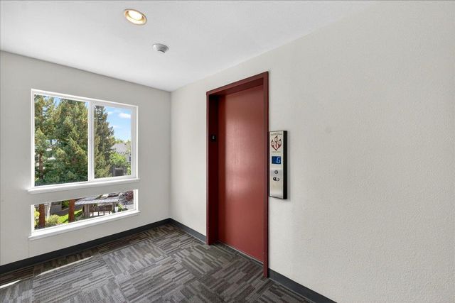 1271 Poplar 406, Sunnyvale, CA 94086