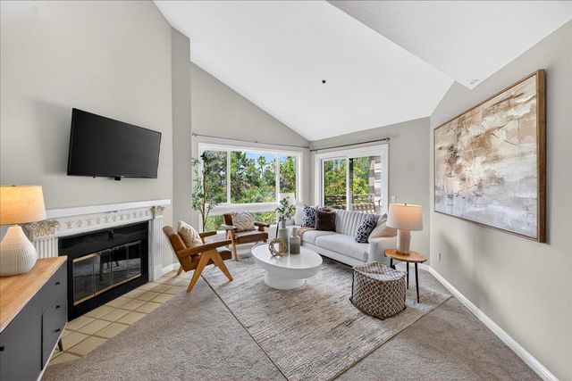 1271 Poplar 406, Sunnyvale, CA 94086