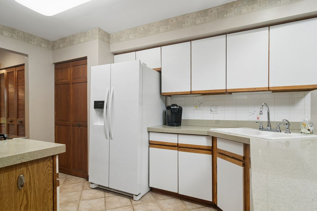 1039 N Auburn Woods Drive 1039, Palatine, IL 60067 — photo 4