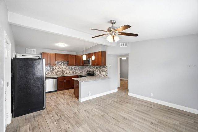 3219 40TH STREET N, St Petersburg, FL 33713