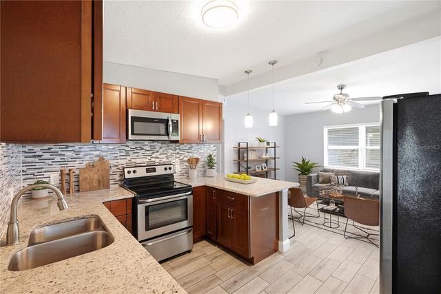 3219 40TH STREET N, St Petersburg, FL 33713