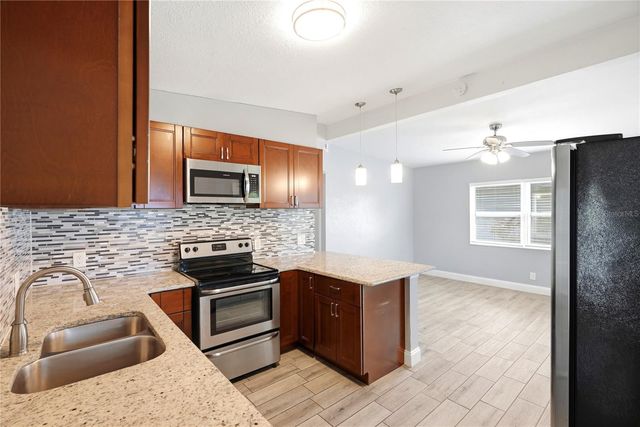 3219 40TH STREET N, St Petersburg, FL 33713