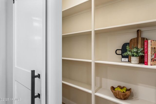 2515 S 47th Ave, Yakima, WA 98903