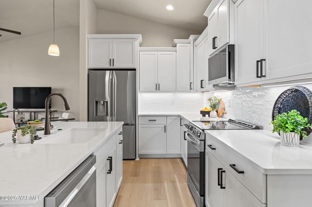 2515 S 47th Ave, Yakima, WA 98903