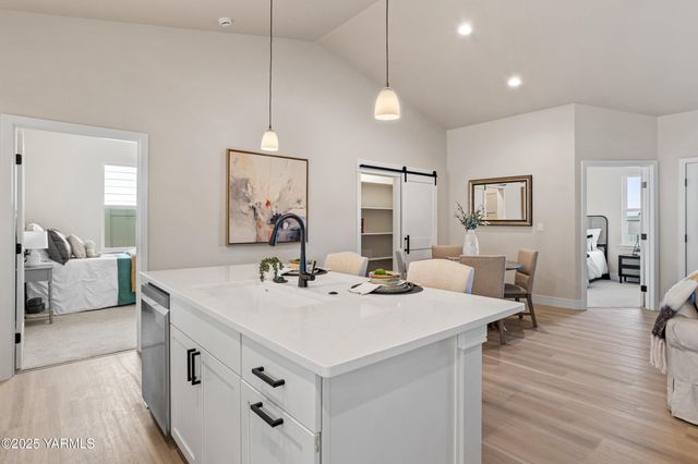 2515 S 47th Ave, Yakima, WA 98903