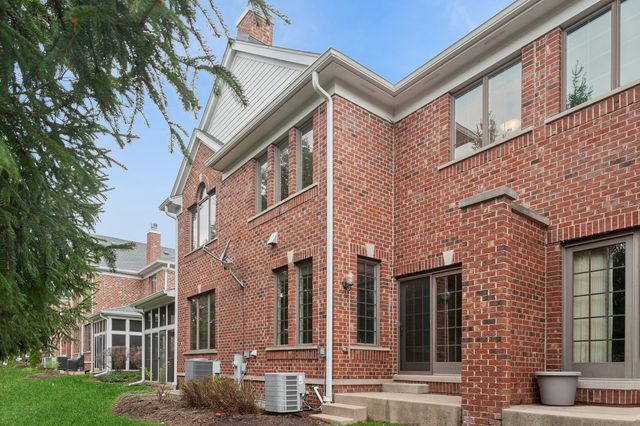 299 Arbor Glen Boulevard, Schaumburg, IL 60195