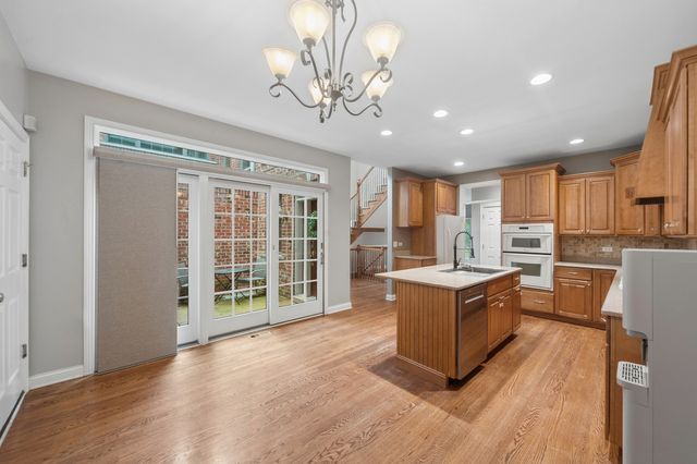 299 Arbor Glen Boulevard, Schaumburg, IL 60195
