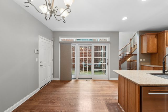 299 Arbor Glen Boulevard, Schaumburg, IL 60195