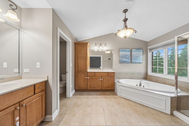 299 Arbor Glen Boulevard, Schaumburg, IL 60195