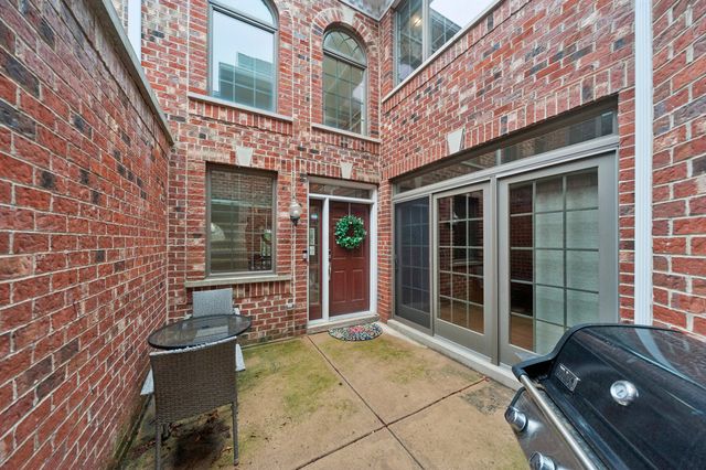 299 Arbor Glen Boulevard, Schaumburg, IL 60195
