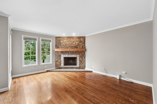 299 Arbor Glen Boulevard, Schaumburg, IL 60195