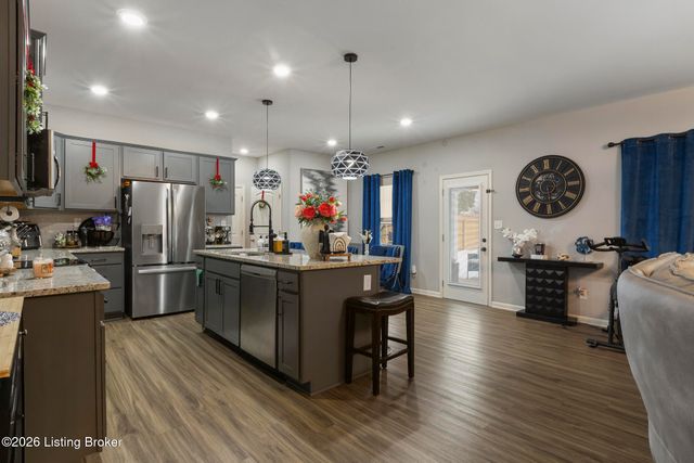 11925 Parkside Vista Ln, Louisville, KY 40229