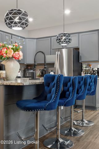 11925 Parkside Vista Ln, Louisville, KY 40229