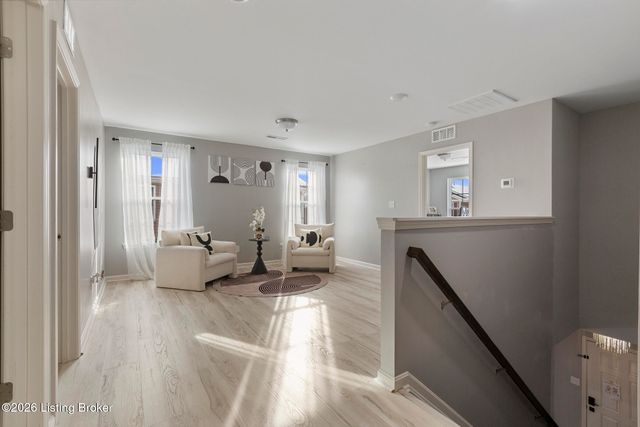 11925 Parkside Vista Ln, Louisville, KY 40229