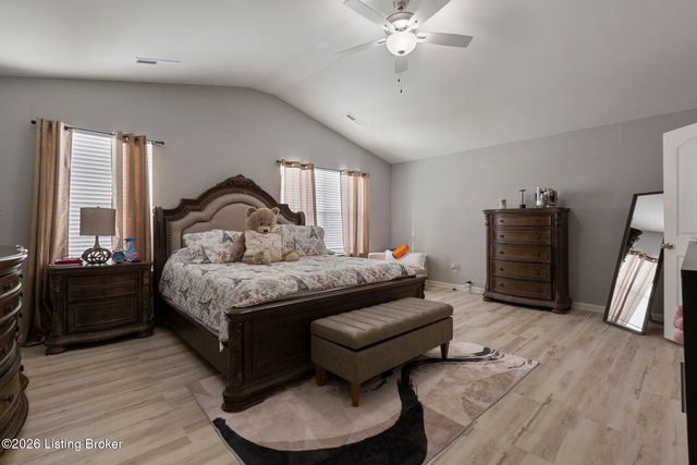 11925 Parkside Vista Ln, Louisville, KY 40229