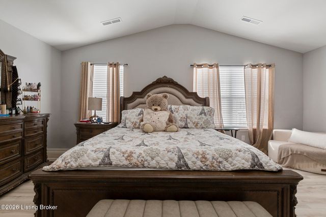 11925 Parkside Vista Ln, Louisville, KY 40229