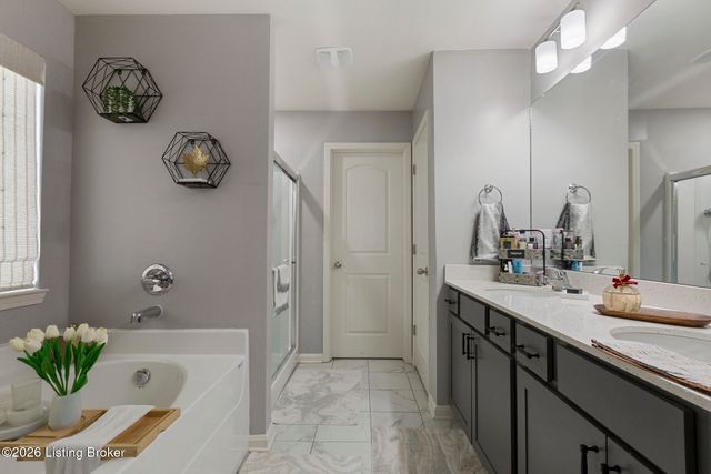 11925 Parkside Vista Ln, Louisville, KY 40229