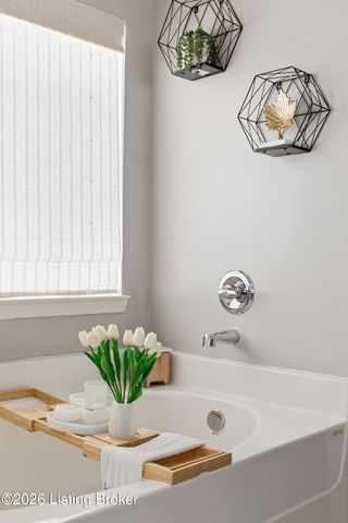 11925 Parkside Vista Ln, Louisville, KY 40229