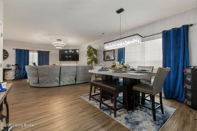 11925 Parkside Vista Ln, Louisville, KY 40229