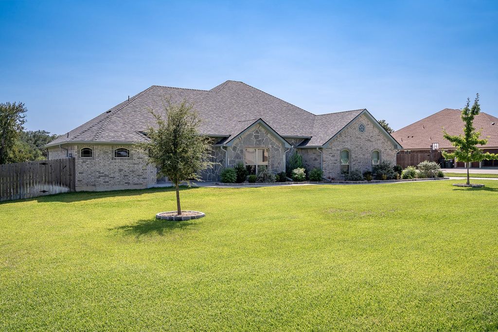 205 Presa DR, Salado, TX 76571