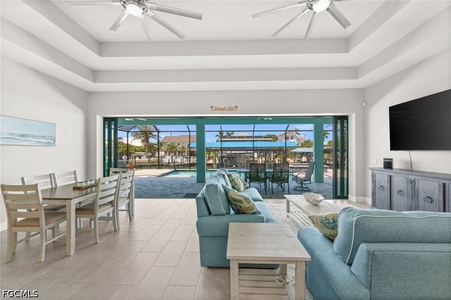 2419 Carambola LN, St James City, FL 33956