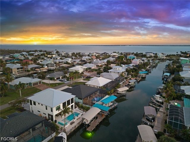 2419 Carambola LN, St James City, FL 33956