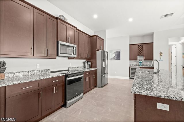 2419 Carambola LN, St James City, FL 33956