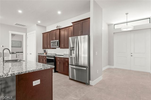 2419 Carambola LN, St James City, FL 33956