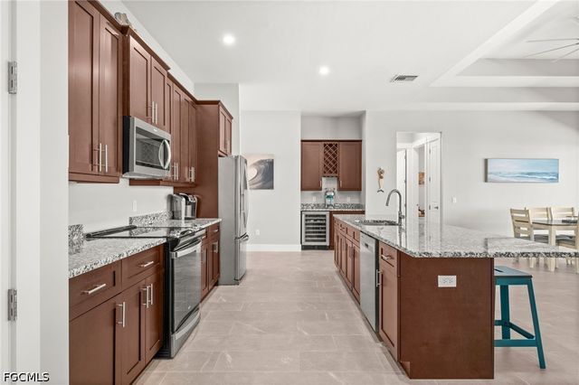 2419 Carambola LN, St James City, FL 33956