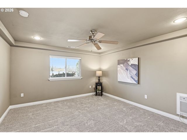 22904 Sw PINE St, Sherwood, OR 97140