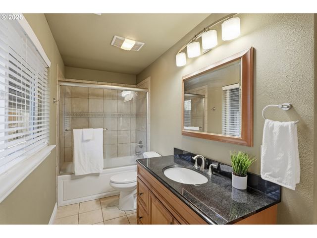 22904 Sw PINE St, Sherwood, OR 97140