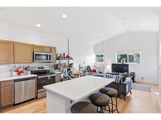 22904 Sw PINE St, Sherwood, OR 97140