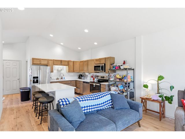 22904 Sw PINE St, Sherwood, OR 97140