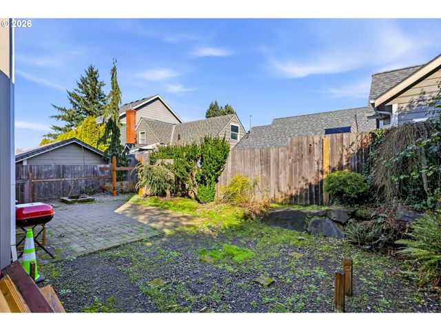 22904 Sw PINE St, Sherwood, OR 97140