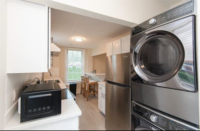 191 Coggeshall Avenue 3, Newport, RI 02840
