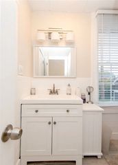 191 Coggeshall Avenue 3, Newport, RI 02840
